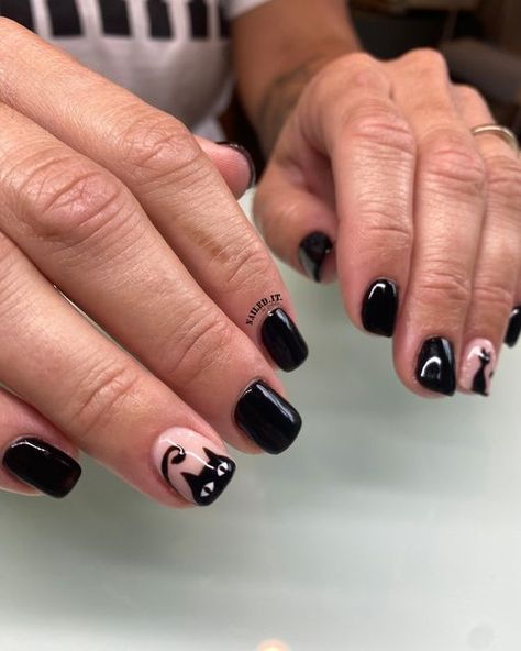 Nailed.It. by Isabelle on Instagram: "It's the cat's meow 🐈‍⬛ #cats #catnails #spookyseason #spookynails #blackcat #blackcatnails #Halloween #handpaintednailart #halloweennailart" Black Cat Nail Art Designs, Biab Nails Halloween, Black Nails Halloween Art Designs, Black Gel Manicure Short, Halloween Cat Nails Designs, Black Cat Nails Halloween, Halloween Black Cat Nails, Cat Nails Short, Black Cat Halloween Nails