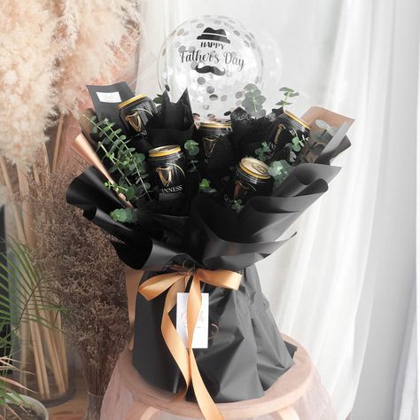 Mens Flower Bouquet With Hat, Guy Flower Bouquets, Bouquet Of Flowers With Hat For Men, Beer Flower Bouquet, Flowers For Men Boyfriends, Birthday Flowers Bouquet For Men, Bouquet For Husband, Male Bouquet, Men Flower Bouquet