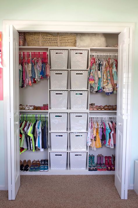 Kids Closet Storage, Organization Shoes, Toddler Closet, Kids Bedroom Organization, Kids Shared Bedroom, Organized Closet, Shared Closet, Closet Renovation, Kids Closet Organization