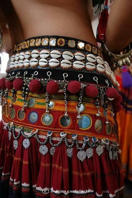 . Style Hippie Chic, Belly Dance Belt, Belly Dancing Classes, Dance Belt, Estilo Hippie, Belly Dance Costume, Belly Dancing, Belly Dance Costumes, Hippie Chic