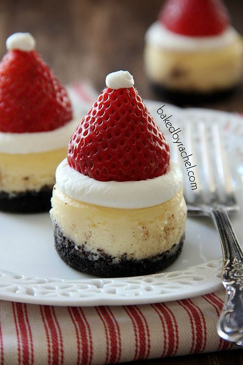 Christmas Pies, Cupcakes Cheesecake, Mini Cheesecake Pan, Chocolate Crust, Christmas Foods, Cheesecake Bites, Mini Cheesecakes, Christmas Cooking, Cheesecake Recipe