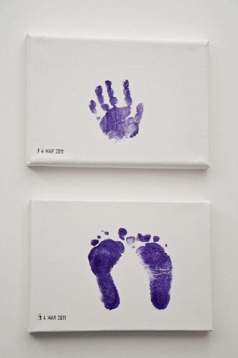 pippa's long stockings: How To: make a canvas with a baby footprint Baby Foot Print Canvas Ideas, Baby Feet Painting Ideas, Bday Invitation Card, Baby Footprints Christmas, Baby Footprint Keepsake, Baby Handprint Art, Baby Handprint Crafts, Newborn Footprints, How To Make Canvas