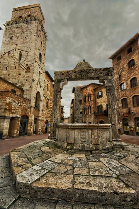 San gimignano Gimignano Italy, San Gimignano Italy, Bella Roma, Best Places In Italy, Tuscany Travel, Florence Tuscany, Places In Italy, Italy Photography, Italy Aesthetic