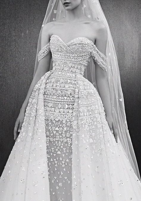 Wedding Dresses Zuhair Murad, Zuhair Murad Bridal, Wedding Dress Detachable Skirt, Geometric Beadwork, Wedding Dress Crafts, Bridal Room, Dreamy Wedding Dress, Dress Couture, Hijab Wedding