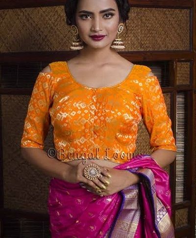 30 Latest Banarasi Blouse Designs For Sarees (2021) Banarasi Blouse Design, Banarasi Saree Blouse, Banarasi Blouse, 2017 Makeup, Latest Silk Sarees, Brocade Blouse, Brocade Blouses, Elegant Blouse Designs, Patches Fashion