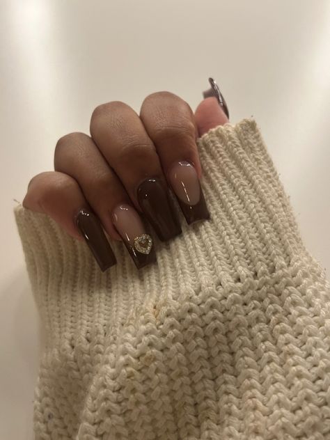 Burgundy Acrylic Nails, Christmas Burgundy, Burgundy Nail Designs, Acrylic Nail Designs Coffin, Brown Acrylic Nails, Gold Acrylic Nails, Brown Nails Design, Wine Nails, Punk Nails