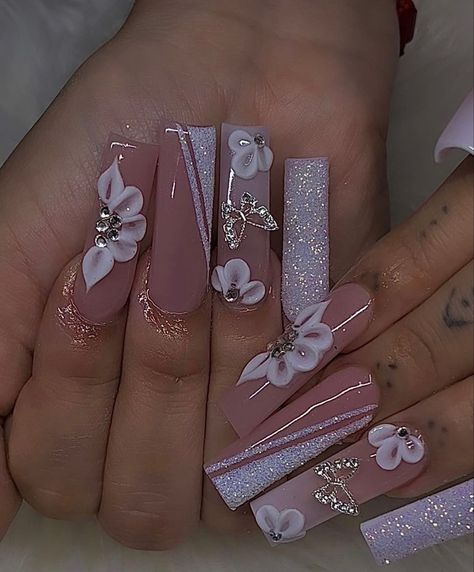 White Bday Nails, Cute Silver Nails, Nails For Quince, Xv Nails, Nails Art Simple, Nail Art 2022, Design Nails Art, Ball Nails, Nail Art Trendy