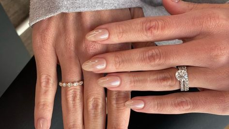 How To Get the Viral Glass Manicure Glass Manicure, Chest Wrinkles, Buff Nails, Acrylic Tips, Celebrity Nails, Nail Trend, Subtle Nails, Wedding Inside, Nail Beauty