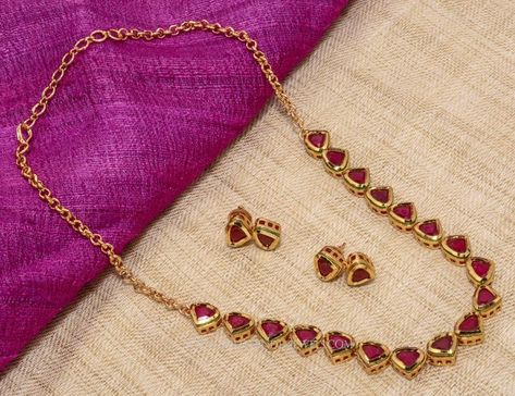 Red Stone Necklace, Imitation Necklace Sets with Red Stones. Imitation Red Stone Necklace. Gold Light Weight Necklace, Gold Set Designs, Light Weight Necklace, Red Stone Necklace, Modern Gold Jewelry, Gold Necklace Indian, Beautiful Gold Necklaces, Pearl Necklace Designs, Gold Necklace Indian Bridal Jewelry