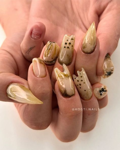 Unusual Nail Designs, Ugly Nails, Monster Nails, Bad Nails, Crazy Nail Designs, Old Nail Polish, Animal Print Nails Art, Crazy Nails, Really Cute Nails