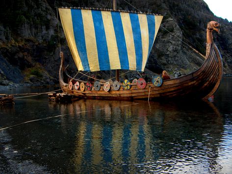 I loved the blue striped sail on the ship in Outland...but then I'm Finnish...Red is more Danish Viking Boats, Viking Ancestry, Viking Longboat, Viking Longship, Rune Viking, Navi A Vela, Old Sailing Ships, Viking Life, Viking Shield