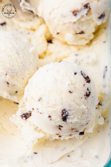 Easy Chocolate Chip Ice Cream Vanilla Chocolate Chip Ice Cream, Homemade Chocolate Chip Ice Cream, Chocolate Chip Ice Cream Recipe, Ice Cream From Scratch, Icee Recipe, Ice Cream Shake, Easy Ice Cream Recipe, Ice Cream Flavor, Homemade Chocolate Chips