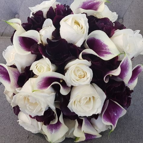 Purple Black And Ivory Wedding, White Black And Purple Wedding, Goth Wedding Bouquet Purple, Black Plum Wedding, Plum Black And Silver Wedding, Black And Violet Wedding Theme, Wedding Ideas Black And Purple, Wedding Ideas Purple And Silver, Purple Black And White Wedding Flowers