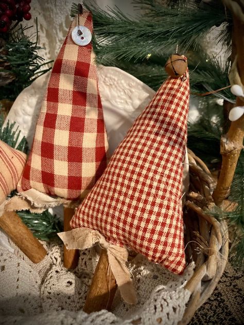 Primitive country vintage cottage farmhouse Gathering of | Etsy Primitive Christmas Trees, Vintage Cottage Farmhouse, Christmas Tree In Basket, Primitive Christmas Crafts, Primitive Cottage, Primitive Christmas Decor, Primitive Fabric, Fabric Tree, Fabric Christmas Trees