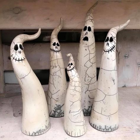 Pottery Halloween, Halloween Pottery, Holiday Pottery, Hallowen Ideas, Pottery Store, Halloween Clay, Adornos Halloween, Hand Building, Pottery Handbuilding