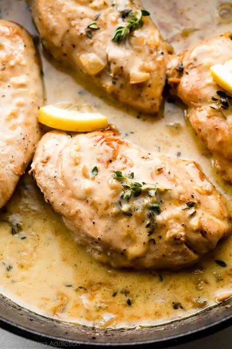 One skillet is the only pan you need to cook this creamy and flavorful lemon thyme chicken. Serve with vegetables and rice for an easy meal! Thyme Sauce, Lemon Thyme Chicken, Sweet Chili Chicken, Thyme Chicken, Creamy Lemon Chicken, Sally's Baking, Lemon Thyme, Turkey Dishes, Fall Dinner Recipes