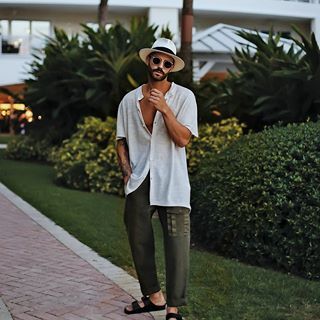 Tulum Outfits Ideas, Tulum Fashion, Mens Resort Wear, Boho Men Style, Cancun Outfits, Tulum Outfits, Men Summer Fashion, Party Outfit Men, Beach Party Outfits