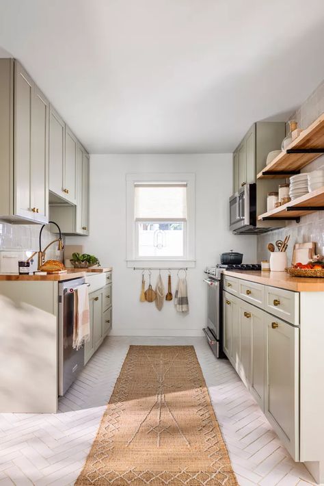 Rustic Galley Kitchen, Small Galley Kitchen Ideas Narrow, Narrow Kitchen Layout, Galley Kitchen Ideas Narrow, Narrow Kitchen Design, Galley Kitchen Ideas, Galley Kitchen Layout, Small Galley Kitchen, Galley Kitchen Design