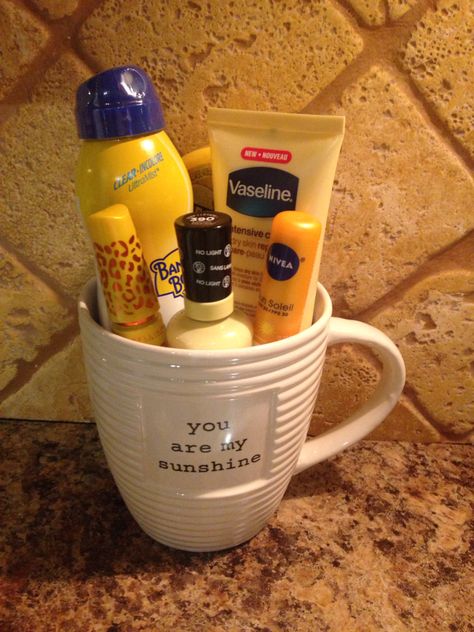 Cup Of Sunshine, Box Of Sunshine, Beauty Items, Vaseline, Brighten Your Day, Teacher Gift, Creative Ideas, Diy Gifts, Teacher Gifts