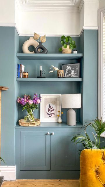 Living Room Built In Units, Dark Teal Living Room, Alcove Shelves, Alcove Cabinets, Alcove Shelving, Oval Room Blue, Cottage Dining Rooms, Sitting Room Design, Built In Shelves Living Room