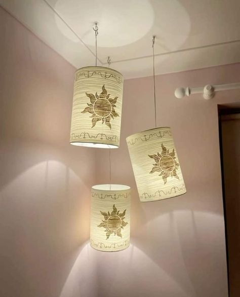 Disney Princess Inspired Bedroom, Tangled Hanging Lanterns, Tangled Lanterns Decor, Disney Diy Room Decor, Disney Room Design, Tangled Inspired Nursery, Tangled Inspired Bedroom, Tangled Room Ideas, Rapunzel Nursery Theme