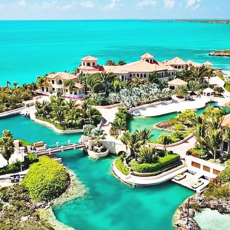 $29,000,000 Mega mansion on a private island. Mansion Homes, Taman Air, Dream Mansion, Mega Mansions, Modern Mansion, Mansions Luxury, Mansions Homes, Private Island, Tropical Island