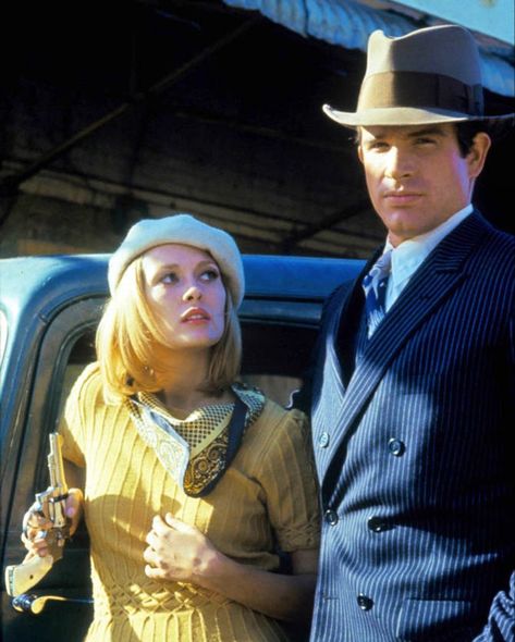 Bonnie E Clyde, Vampire Bride, Bonnie And Clyde, Faye Dunaway, Batwing Dress, Bonnie Clyde, Bonnie N Clyde, Film Studies, 60 Fashion