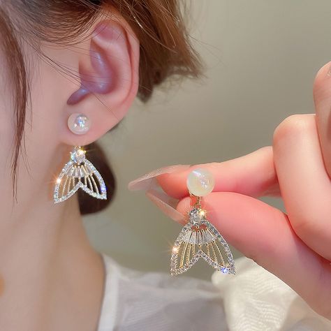 1Pair Light Luxury Mermaid Princess Pearl Fishtail Dangle Earrings For Women Girls Shiny Fairy Daily Wear Jewellery, Mermaid Tail, Accessories Jewelry Earrings, Pearl Stud Earrings, Bridesmaid Earrings, Pearl Studs, Pearl Drop Earrings, Wedding Earrings, Jewelry Earrings Studs