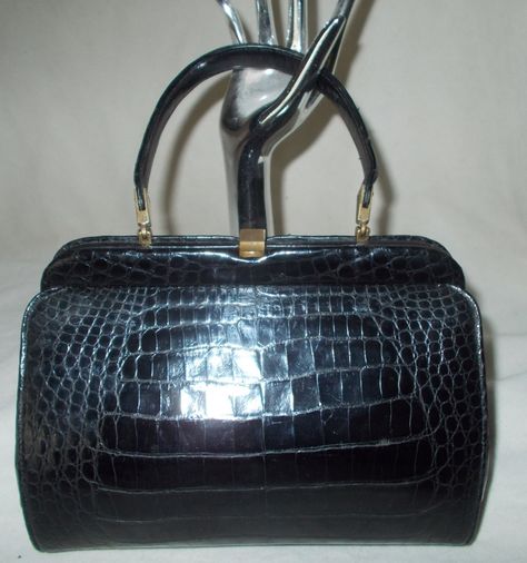 Stunning vintage French black alligator bowling bag by VintageHandbagDreams on Etsy Alligator Purse, Alligator Handbags, Black Alligator, Retro Handbags, Brown Leather Handbags, Classic Handbags, Bowling Bags, Frame Bag, Black Leather Purse