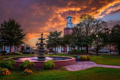 The Heart And Soul Of Delaware Is The Small Towns And These 7 Have The Best Downtown Areas Fall Getaways, Places In America, Colonial History, Surreal Photos, Awesome Places, Unique Layout, Historical Architecture, Weekend Getaway, Delaware