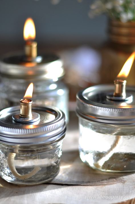 Mason Jar Oil Lamp, Mason Jar Terrarium, Diy Hanging Shelves, Lampe Diy, Mason Jar Soap Dispenser, Mason Jar Projects, Hanging Mason Jars, Small Mason Jars, Mason Jar Crafts Diy