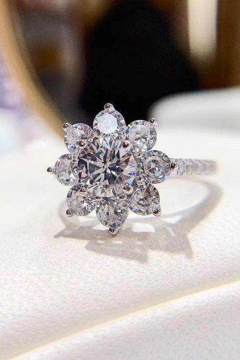 Stone Properties, Picture Style, Sparkling Rings, Moissanite Jewelry, 3 Carat, Moissanite Rings, Girls Jewelry, Flower Ring, 1 Carat