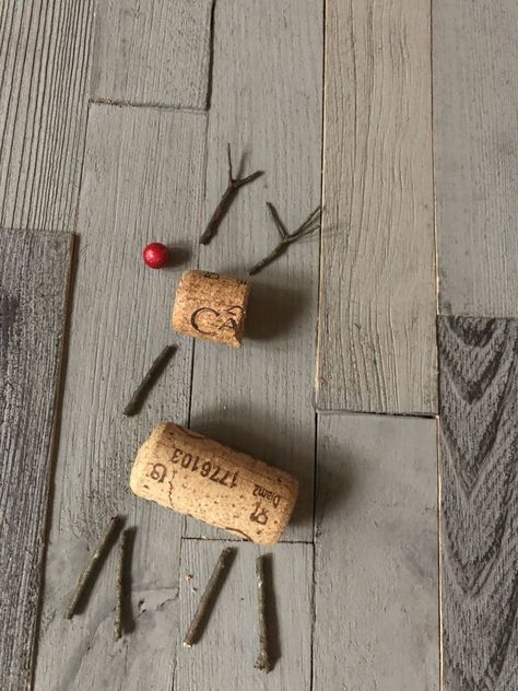 Wine Cork Reindeer Ornaments Diy, How To Make Wine Cork Ornaments, Cork Rain Deer, Cork Reindeer Ornaments Diy How To Make, Champagne Cork Christmas Ornaments, Wine Cork Reindeer How To Make, Wine Cork Animals Diy, Wine Cork Reindeer Ornament, Easy Cork Crafts