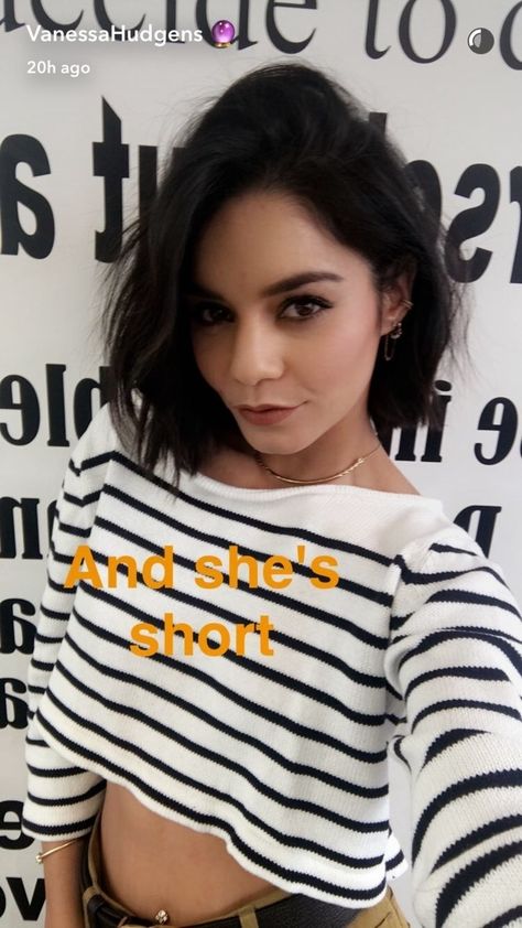 Vanessa Hudgens Bob, Vanessa Hudgens Short Hair, Gabriela Montez, Vanessa Hudgens Hair, Estilo Vanessa Hudgens, Vanessa Hudgens Style, Popular Haircuts, Medium Hairstyles, Hair Color And Cut