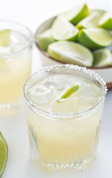 This Sparkling Margarita is made with fresh lime juice, homemade simple syrup & a splash of club soda to give it some fizz. It's an awesome summer drink but between me and you, I drink it year round! Sparkling Margarita, Classic Margarita Recipe, Mezcal Margarita, Tequila Day, National Tequila Day, Margarita Day, National Margarita Day, Perfect Margarita, Simple Syrup Recipes