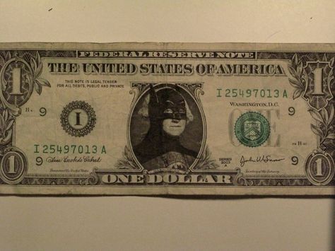 "20 Awesome Photos Of Money That Was Drawn On--  Everyone has at least one talent that they are really good at. For this guy, it's this." - buzzfeed Dollar Bill Art, Money Art, Dollar Bills, How To Make Drawing, Dollar Bill, Us Dollars, Artist Canvas, Drawing People, Creating Art