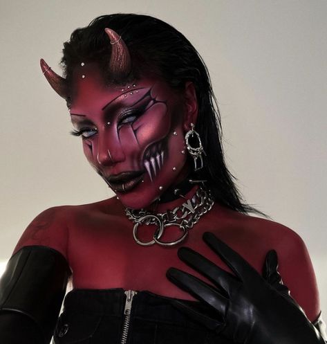 Halloween Festival Makeup, Glam Demon Makeup, Dead Angel Makeup, Demon Fairy Makeup, Special Effect Makeup, Demon Makeup Female Easy, Half Devil Half Angel Costume, Baphomet Makeup, Red Halloween Makeup Looks