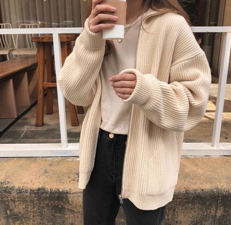 rebeccaamayy Indie Ideas, Indie Photo, Aesthetic Closet, Tumblr Style, Aesthetic Blog, Cute Grunge, Mode Grunge, Indie Style, Inspiration Aesthetic