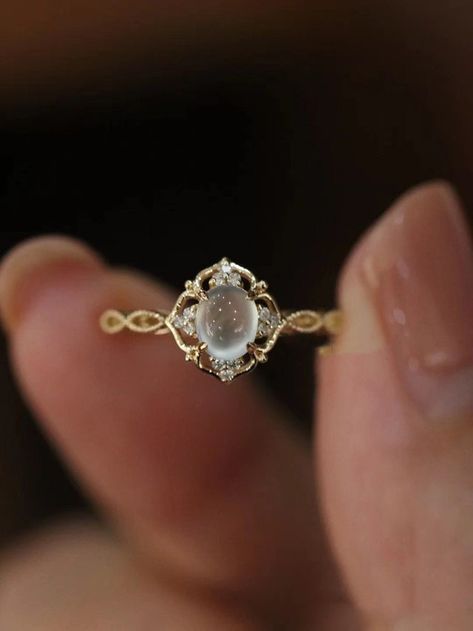 Vintage Gold Moonstone Ring, Emo Wedding Rings, Titanic Accessories, Weird Engagement Rings, Gold Ring Aesthetic, Non Traditional Wedding Rings, Unique Engagement Rings Vintage, Magical Rings, Stone Wedding Rings