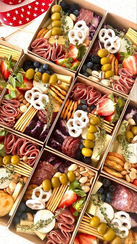 Charcuterie Boxes To Go Diy, Fancy Packed Lunches, Charcuterie Cups To Go, Charcuterie Board Shower Ideas, Individual Charcuterie Trays, To Go Charcuterie Board Ideas, Chacutery Box Ideas, Charcuterie Board Box To Go, Charcuterie Boards To Go