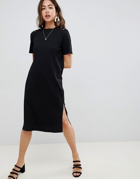 Tshirt Dress Outfit, Cool Girl Style, Dress With Open Back, Fashion Jackson, Fashion Hacks Clothes, Feminine Dress, Basic Outfits, Fashion Lookbook, Spring Summer Fashion