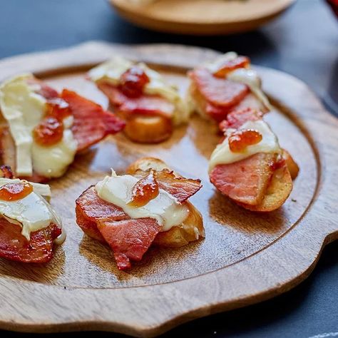 Ham and Brie Crostini with Fig Jam Recipe | Allrecipes Baguette Appetizers, Brie Crostini, Christmas Finger Foods, Fig Jam Recipe, Spiral Sliced Ham, Leftover Ham Recipes, Finger Foods Easy, Sliced Ham, Leftover Ham