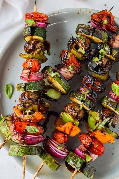 Balsamic Vegetables, Grilled Vegetable Skewers, Grilled Vegetable Recipes, Vegetable Skewers, Creamy Pasta Dishes, Chicken Marinade Recipes, Summer Side Dish, Kabob Recipes, Summer Side Dishes