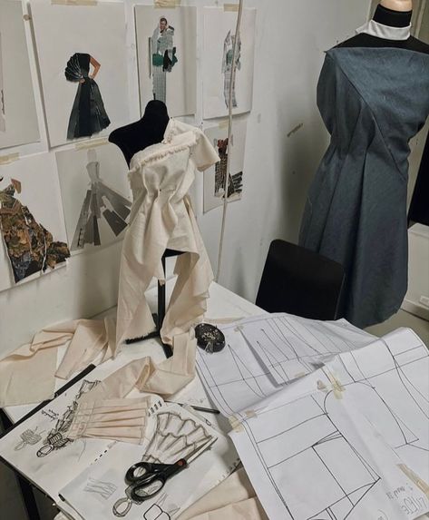 Fashion Major, Fashion Dream Job, Fashion Designer Studio, Fashion Jobs, Fashion Design Sketchbook, Design Moda, Career Fashion, Fashion Design Portfolio, Fashion Sketchbook