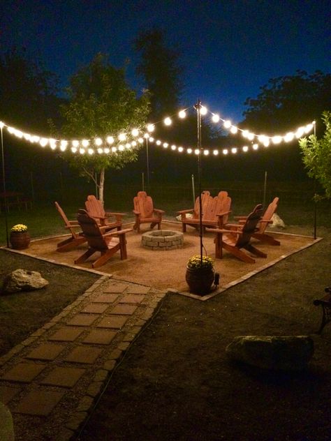 Cabin Makeover, Backyard Firepit Area, Rustic Fire Pits, Air Mancur, Fire Pit Landscaping, Cheap Backyard, Green Farm, Fire Pit Ideas, Patio Inspiration