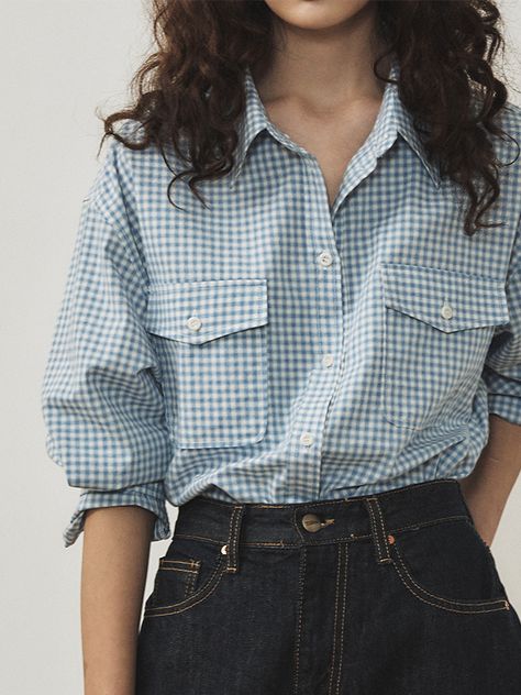 Relaxed-fit shirt in soft cotton. Turn-down collar, buttons at front, and yoke at back. Chest pocket with flaps, long sleeves, and button at cuffs. Gently rounded hem. - Gingham check- Collar- Long sleeves Check Shirt Outfit, Checked Shirt Outfit, Button Up Shirt Outfit, Korean Casual Outfits, Casual Day Outfits, Fashion Hacks Clothes, Modest Fashion Outfits, Pocket Shirt, Gingham Check