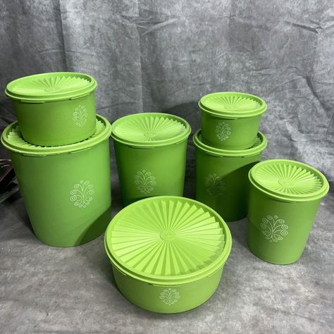 Most Valuable Vintage Tupperware Containers Old Tupperware, Tupperware Containers, Tupperware Cups, Vintage Canister Sets, Vintage Canisters, Childhood Memories 70s, Colorful World, Vintage Tupperware, Canister Sets