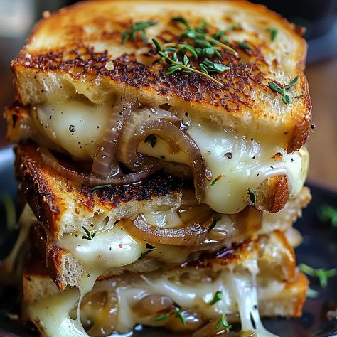 French Onion Grilled Cheese French Toast Grilled Cheese, Grilled Swiss Cheese Sandwich, Fancy Grilled Cheese Recipes, French Onion Grilled Cheese, Onion Grilled Cheese, Sweet Chili Sauce Recipe, Fancy Grilled Cheese, Mushroom Sandwich, Grilled Cheese Recipe