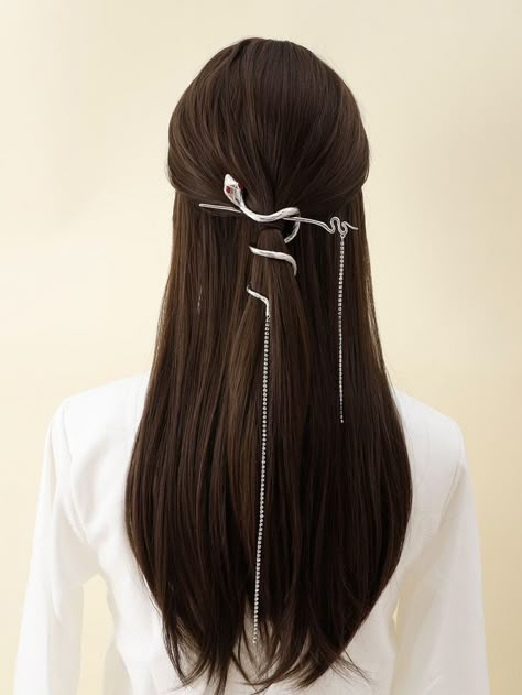 Hair Pins Aesthetic, Accessories In Hair, Snake Accessories, Collar Accessory, Simple Prom Hair, Headpiece Jewelry, Hair Jewellery, Snake Design, 짧은 머리