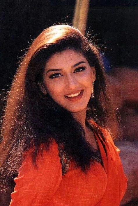 Cute and beautiful sonali bendre Sonali Bendre 90s, 90s Bollywood Actress, Sonali Bendre, 90s Bollywood Aesthetic, 90s Actresses, Bollywood Glamour, 4k Images, Retro Bollywood, Bollywood Outfits